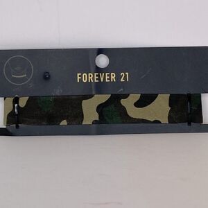 NEW…Army fatigue choker OS (one size) from Forever21